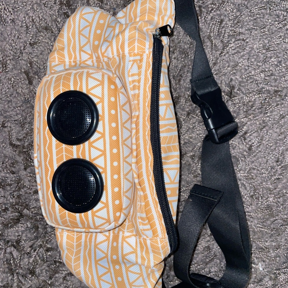 speaker fanny pack!